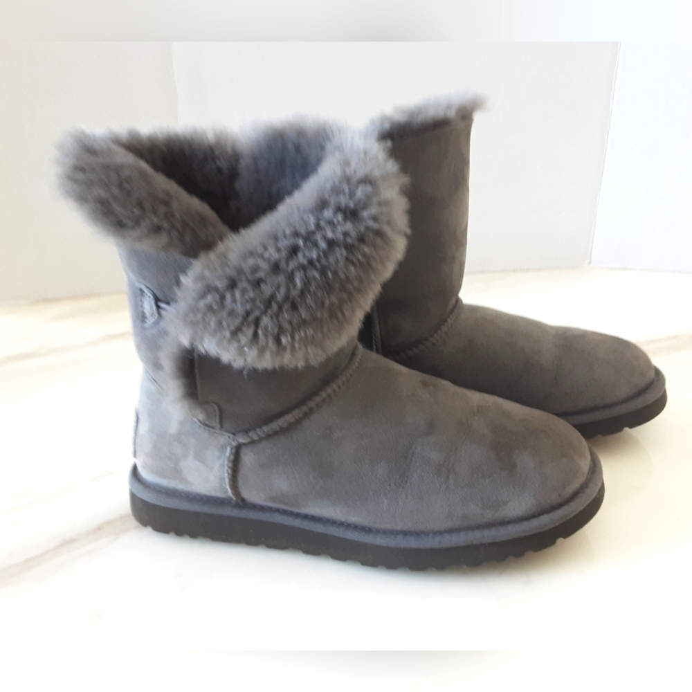 UGG BAILEY SWAROVSKI CRYSTAL BUTTON BLING BOOTS Sz 8